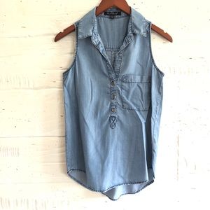 Velvet Heart sleeveless chambray blouse